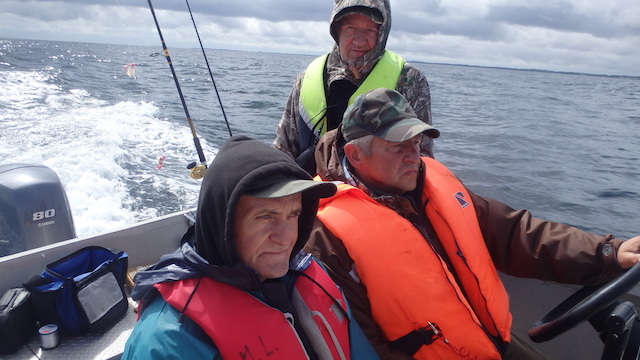 Józek, Wojtek i Jacek w drodze na łowisko