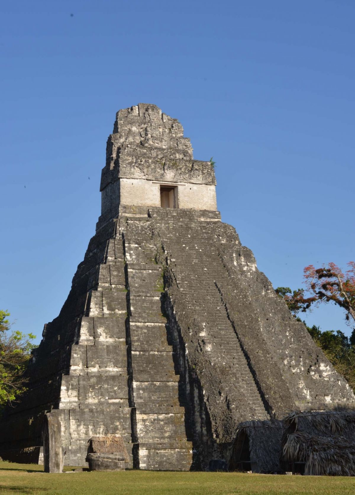  Świątynia Wielkiego Jaguara, Wielka Piramida Majów