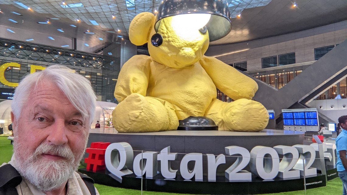 Żółty miś, taki koszmarek w Doha