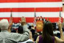 Jakie warunki należy spełniać, aby zdawać egzamin na obywatelstwo USA w języku ojczystym?